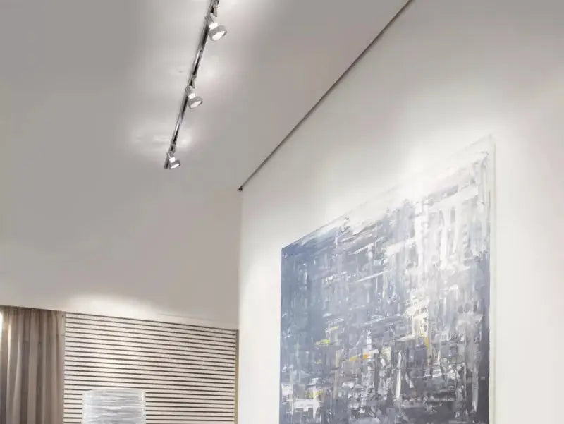 Molto Luce, 2-Phasen Stromschienenstrahler Conte, Raumbild, flexible Akzentbeleuchtung