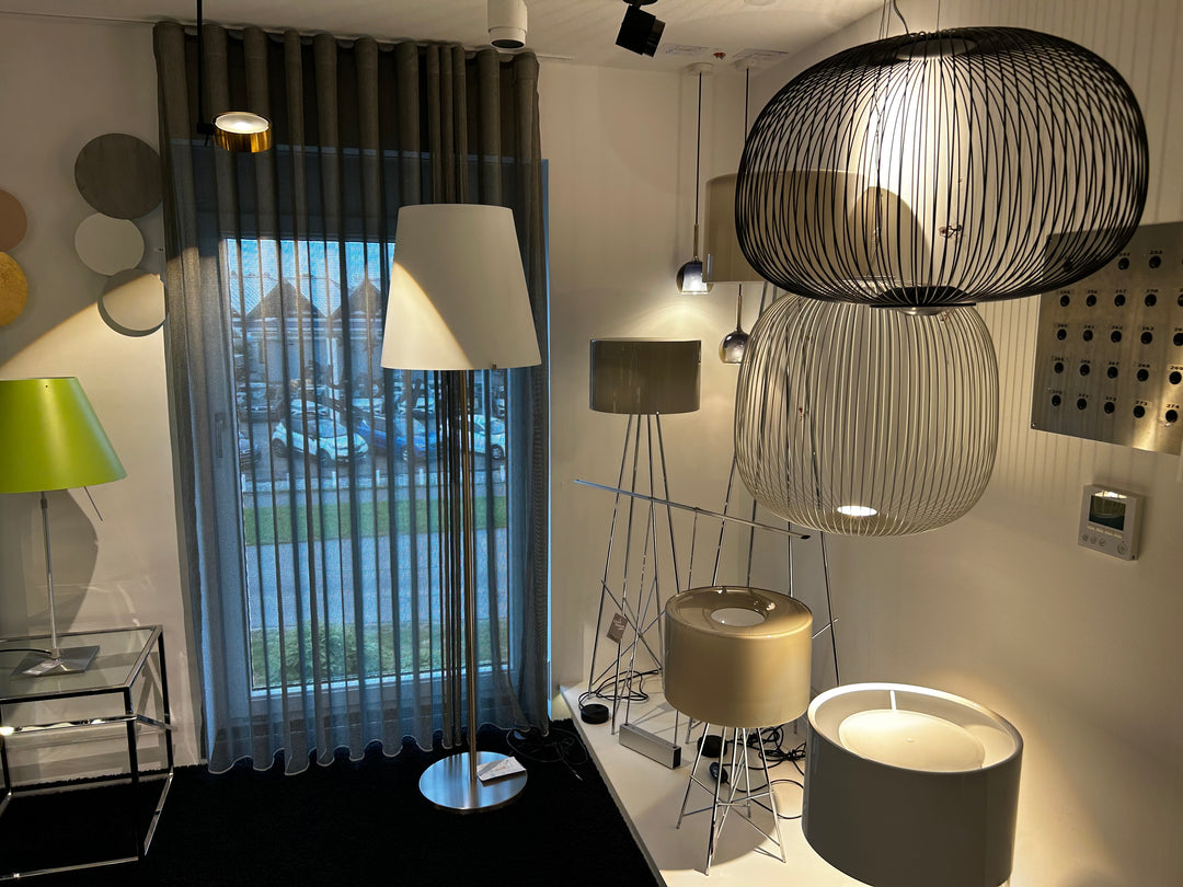 5 Sterne Kraus Showroom Sasbach, Auswahl führender Leuchtenhersteller, Pendelleuchten, Stehleuchten