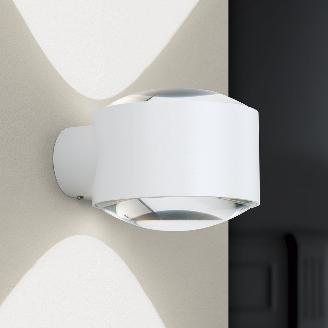 Luma wall lamp