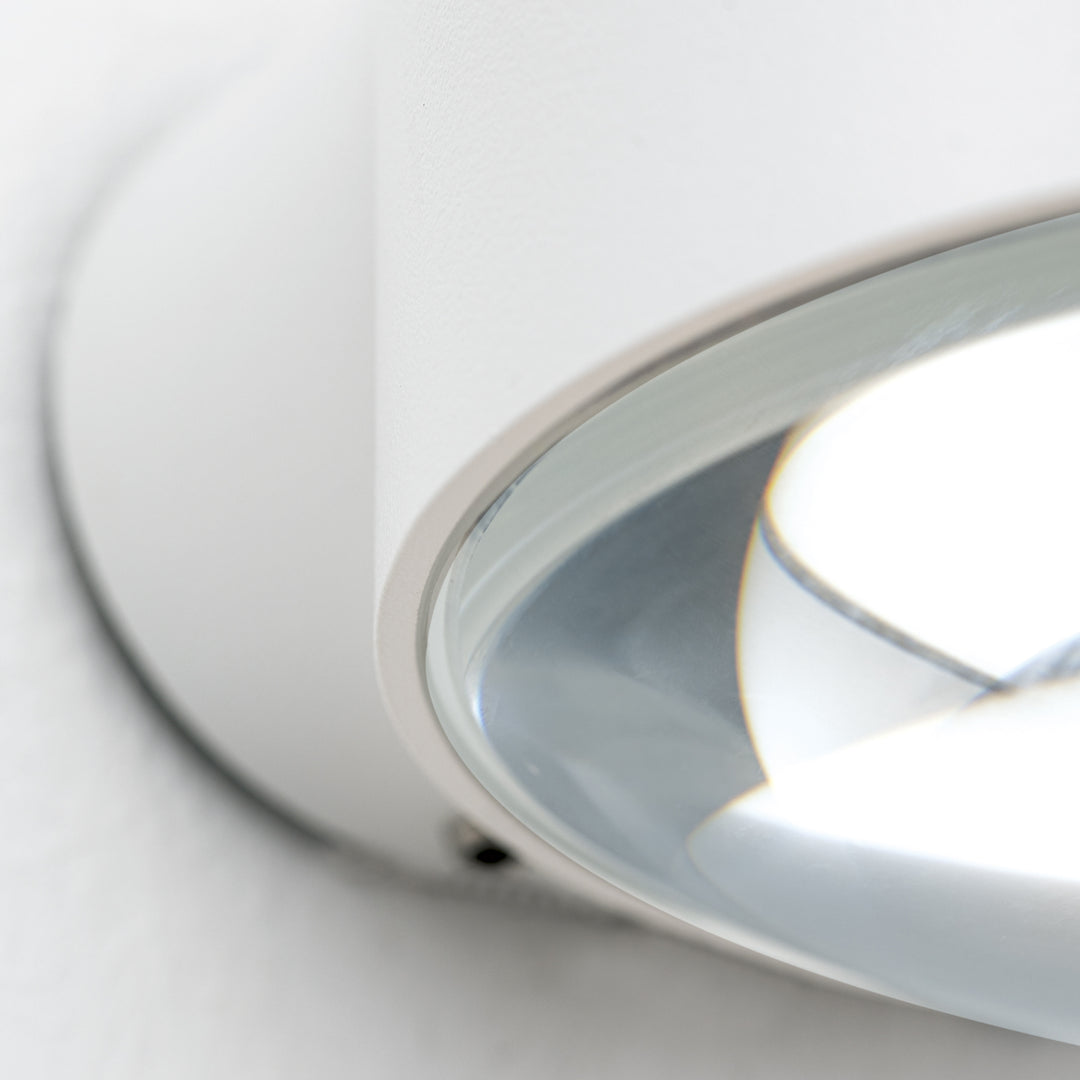 Luma wall lamp