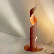 Braga, Tischleuchte Truciolo klein 37cm, Rost-Blattkupfer, hochwertige Raumbeleuchtung