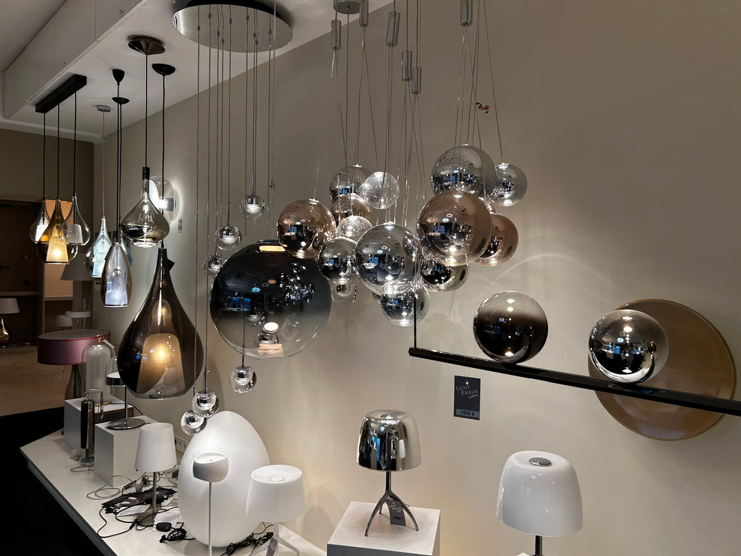 5 Sterne Kraus Showroom Sasbach, Auswahl führender Leuchtenhersteller, Pendelleuchten, Tischleuchten