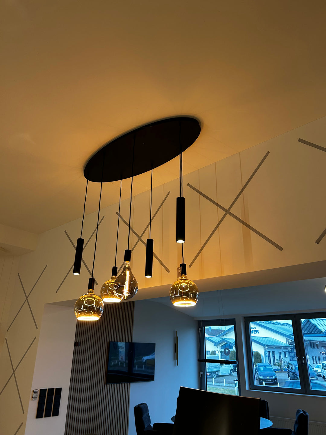 Center Showroom Sasbach, Technische Lichtlösungen, Pendelleuchten