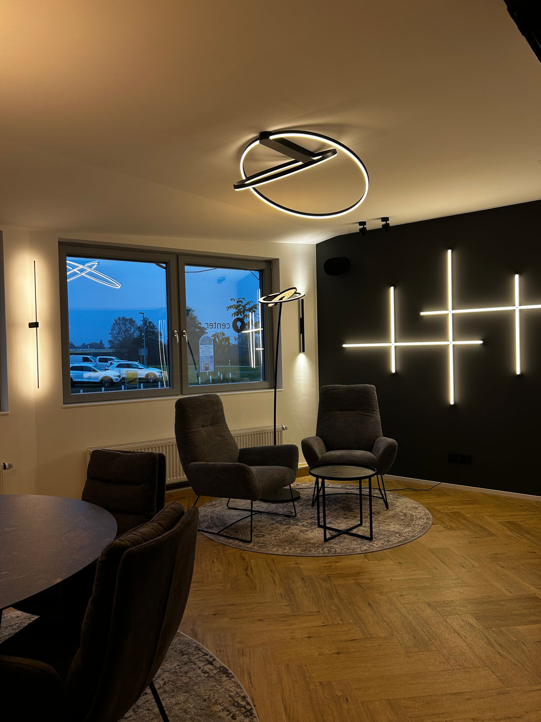 Center Showroom Sasbach, Technische Lichtlösungen, Deckenleuchten, Wandleuchten