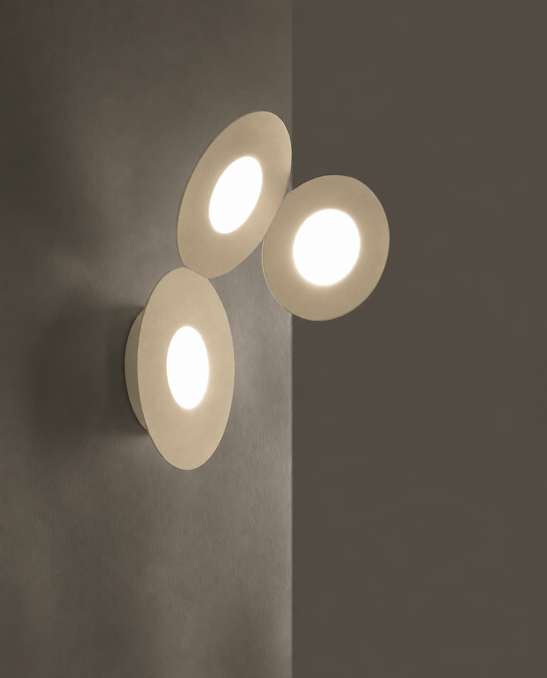 Cattaneo Mickey 861/3 PA Wand- und Deckenleuchte in Sandy mit drei GX53 Lichtscheiben