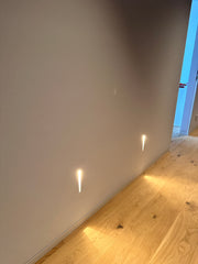 Brickinthewall, Stripp small Wandeinbauleuchte, Raumbild, moderne Lichtlösung