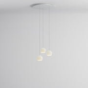 Komot, KOS Trio Small Baldachin rund, Weiss Edelstahl, moderne Pendelleuchte
