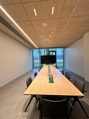 Arkoslight Black Foster Micro 5-fach, schwarz, Moderne Anwendung im Konferenzraum