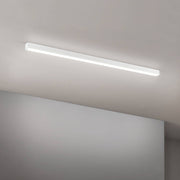 Hängende LED Leuchte mit linearem Licht