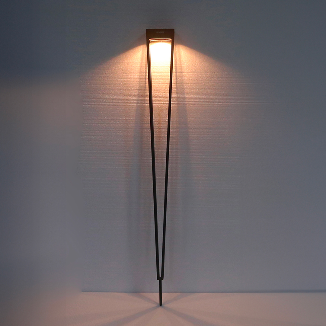 Tinka solar spike light