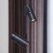 Moderne schwarze Stehleuchte, flexible Spotlights