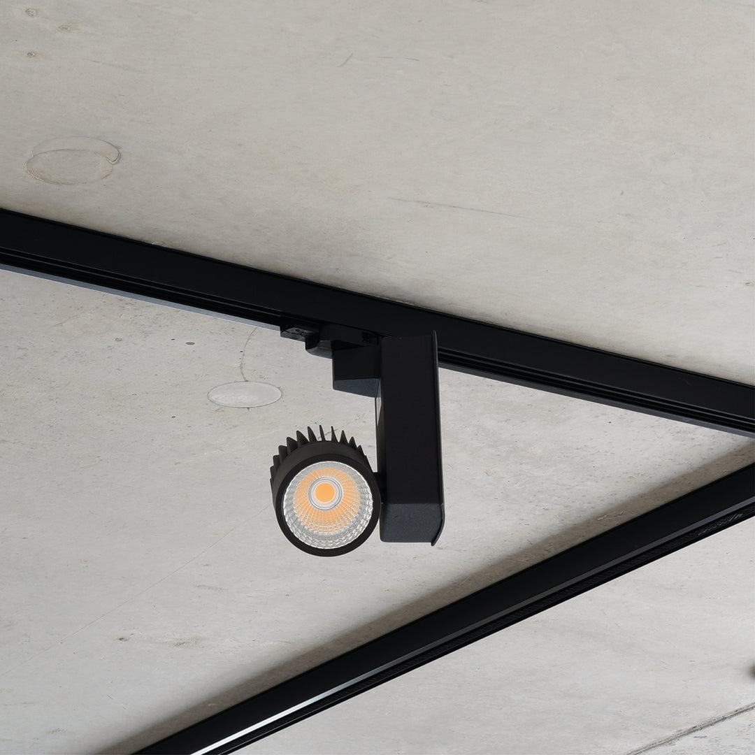 3-phase busbar track by Eutrac 