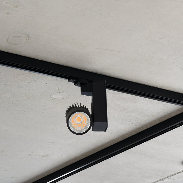 3-phase busbar track by Eutrac 