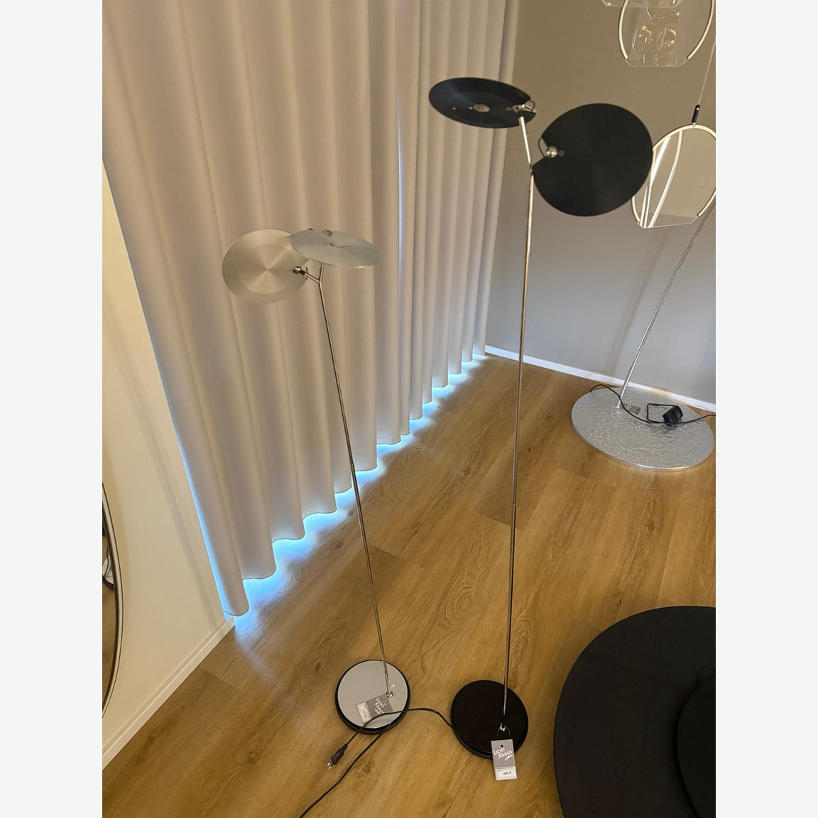 Baltensweiler OyO S Aluminium im Licht-Kraus Showroom