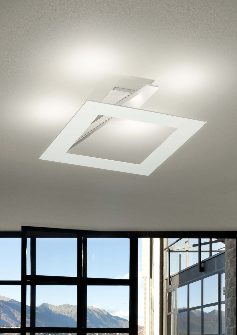 Casablanca Whizz XL LED-Deckenleuchte montiert im Wohnraum