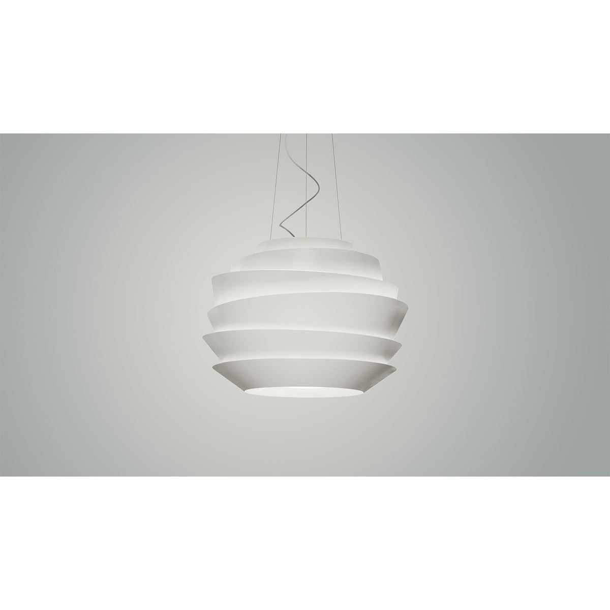 Foscarini Le Soleil Pendelleuchte Weiß – beleuchteter Schirm im Ambiente