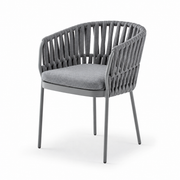 Grattoni SOHO Outdoor-Stuhl in Titanium – KI-bearbeitete Frontansicht nach Herstellerreferenz