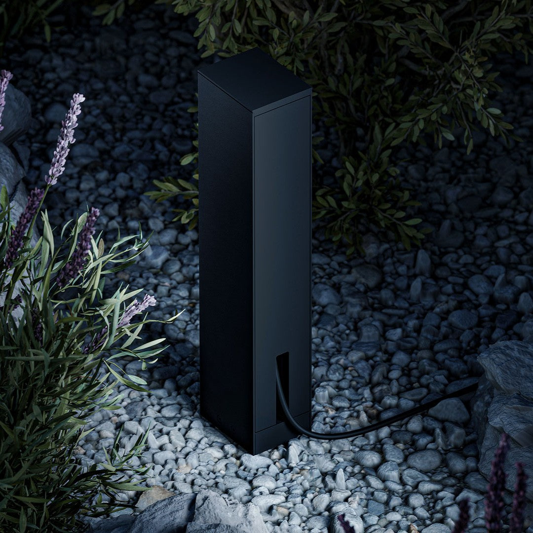 IP44.de, Steckdosensäule Jack, Raumbild Garten