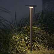 IP44.de, Spießleuchte lix, Schwarz, Raumbild Garten