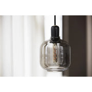 Normann Copenhagen Amp Small Pendelleuchte im Wohnambiente