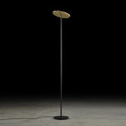 Holtkötter, Deckenfluter Naxos, Schwarz-Messing, stilvolle Lichtlösung