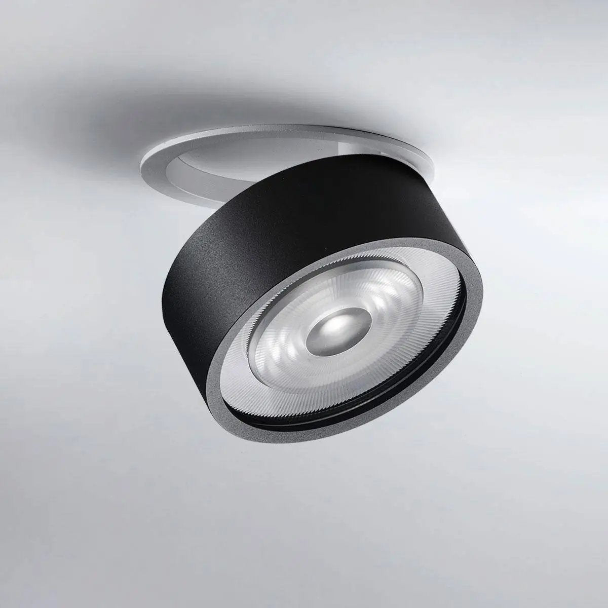 LUX-IT, Halbeinbaustrahler Swing In 15,5W, Raumbild, professionelle Deckenbeleuchtung