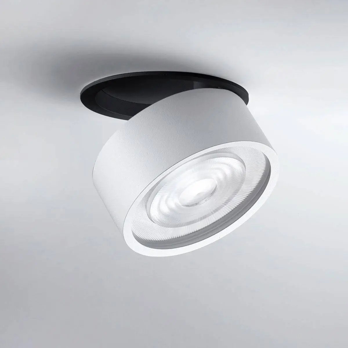 LUX-IT, Halbeinbaustrahler Swing In 15,5W, Raumbild, moderne Deckenbeleuchtung