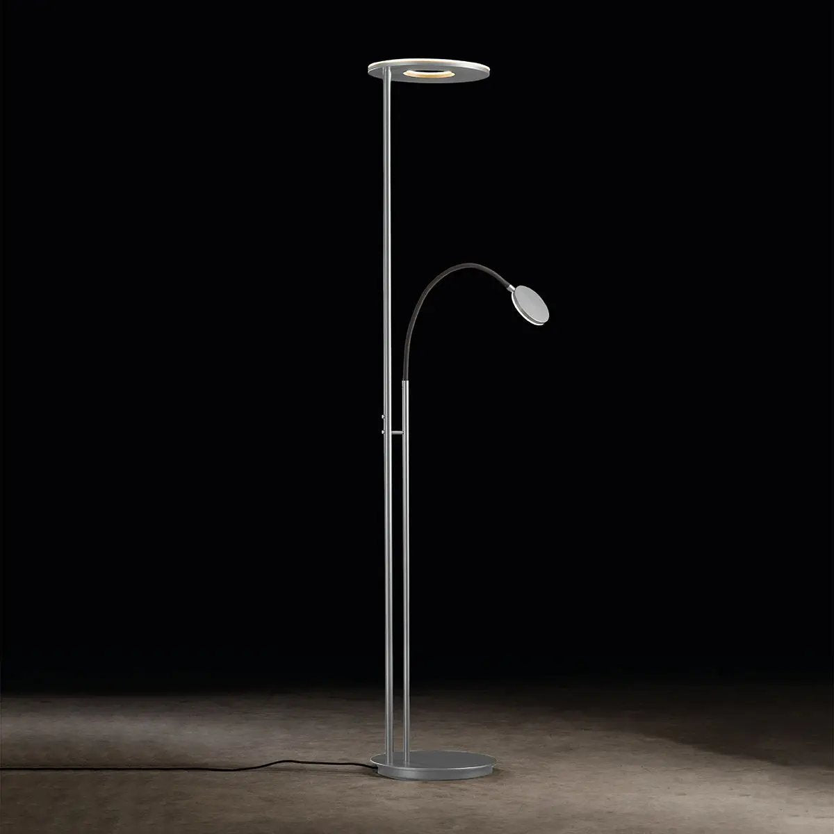 Holtkötter, Deckenfluter Nova Flex, Raumbild, flexible Lichtplanung
