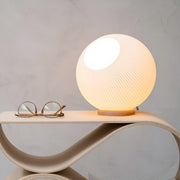 Recozy, Tischleuchte Circ 2, Raumbild, moderne Raumbeleuchtung