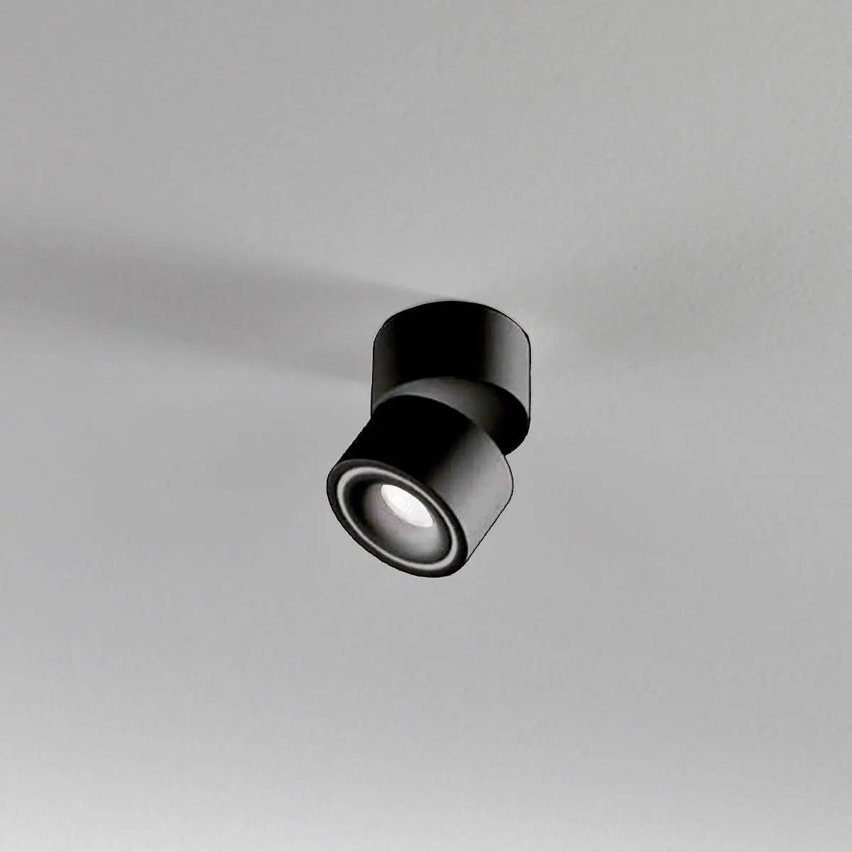 DLS Lighting, Clippo S klein Aufbaustrahler, Schwarz, moderne Lichtlösung