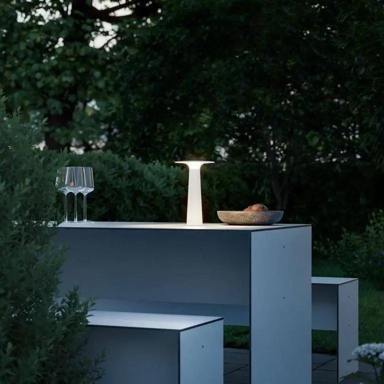 IP44.de, Akku-Außenleuchte Lix, Weiss, Raumbild