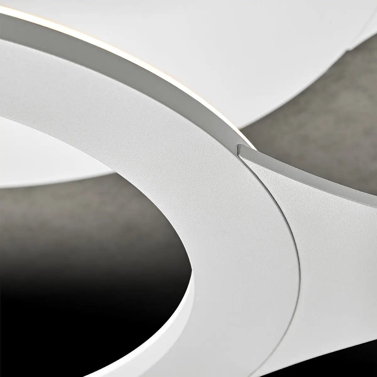 Holtkötter, Deckenleuchte Supernova DL, Detail, stilvolle Deckenbeleuchtung