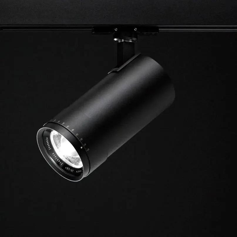 Projecteur sur rail triphasé LuxZoom, noir