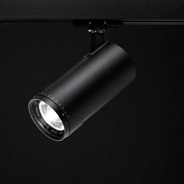 Projecteur sur rail triphasé LuxZoom, noir