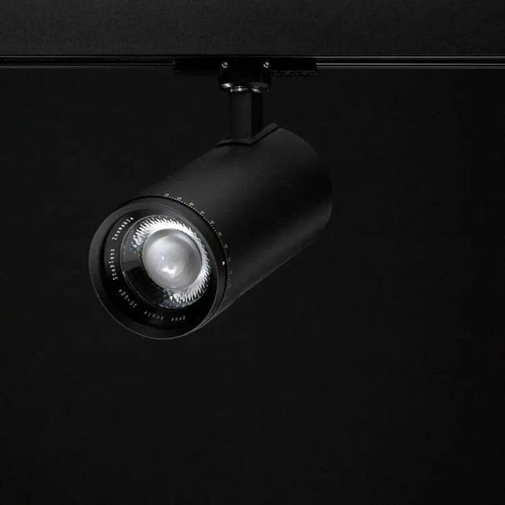 Projecteur sur rail triphasé LuxZoom, noir