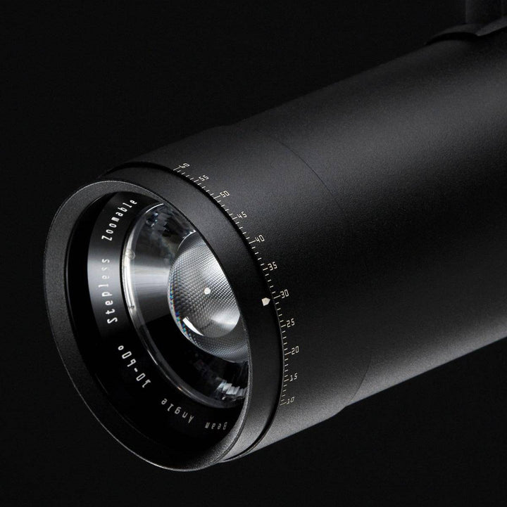 Projecteur sur rail triphasé LuxZoom, noir